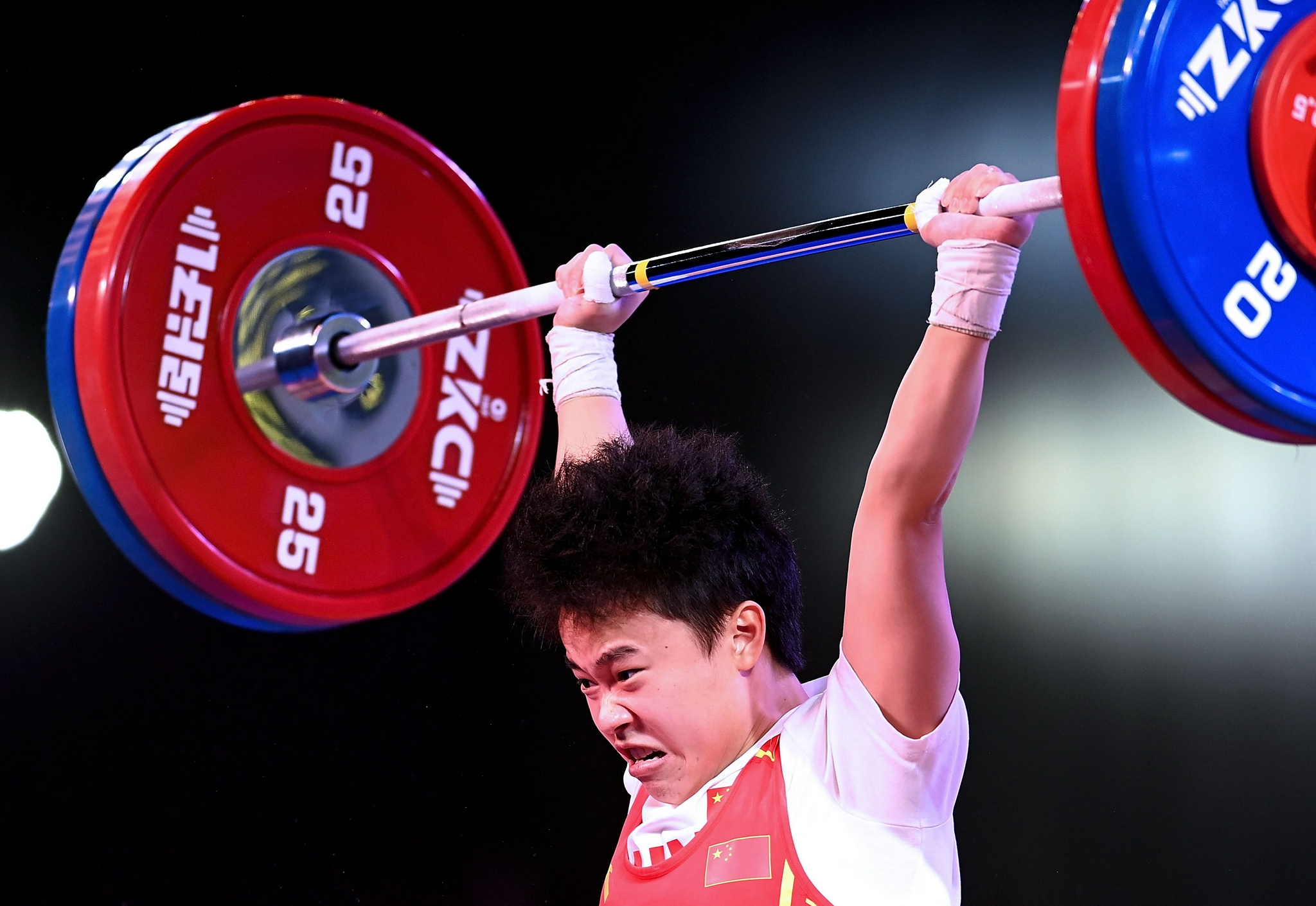 关于举重常规赛上演强强对话,岭北犀牛队逆转嵩山飞鹰队,团队配合流畅;定海神针仍在的信息 关于举重常规赛上演强强对话,岭北犀牛队逆转嵩山飞鹰队,团队配合流畅;定海神针仍在的信息