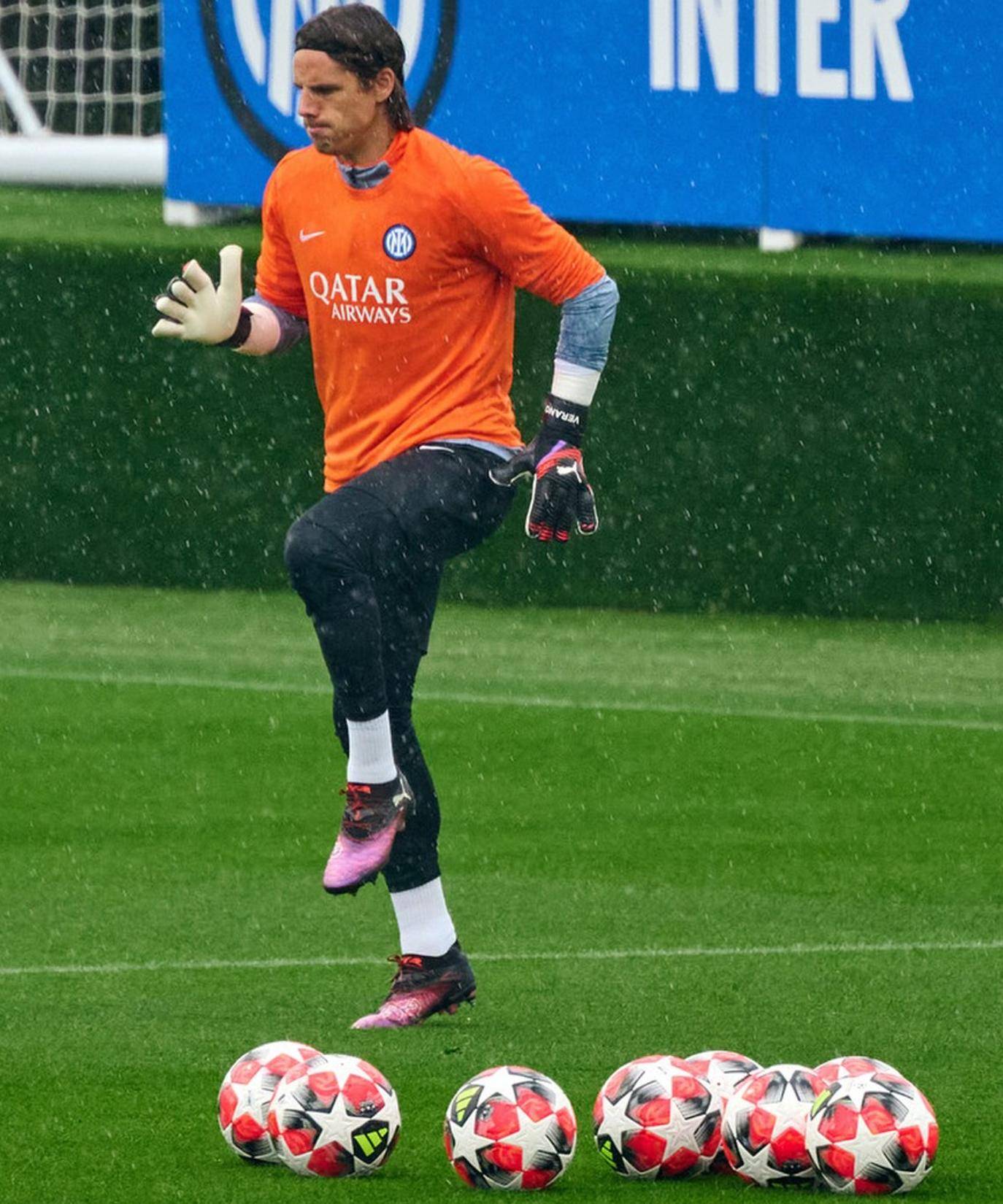 包含费耶诺德加时末段伤情更新；志在世俱杯名次提升；令人意外；球探报告显示潜力的词条