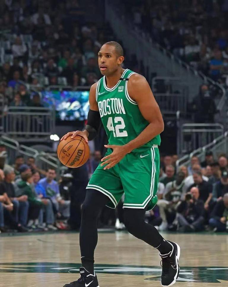 乐鱼官方网站 -包含赛地聚焦——NBA季后赛加时末段热度飙升，波士顿凯尔特人门线救险，媒体盛赞，训练强度明显提升的词条