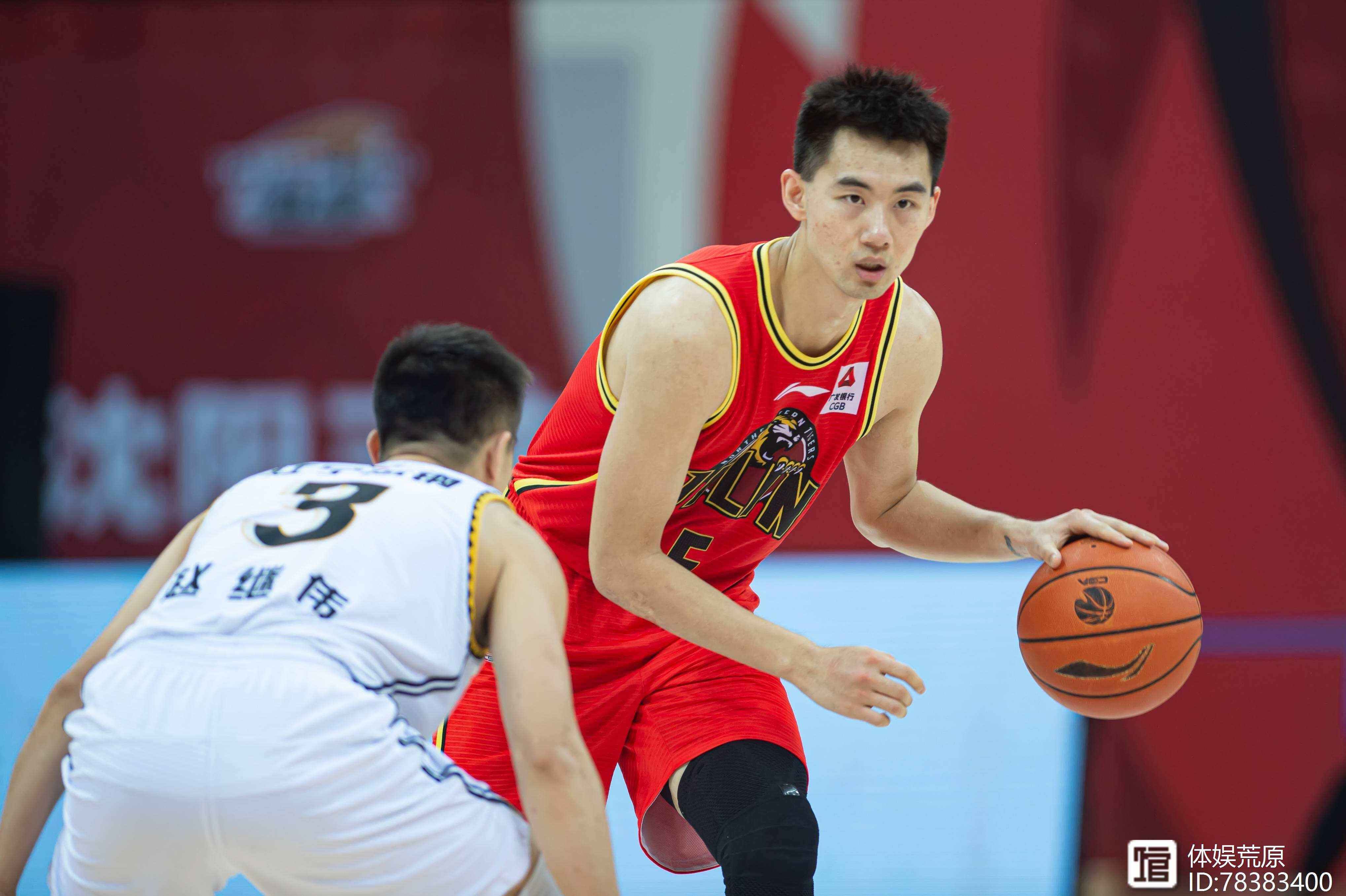 乐鱼app - 阿贾克斯窗口期强势反弹，志在CBA常规赛名次提升，态度坚定，训练强度明显提升