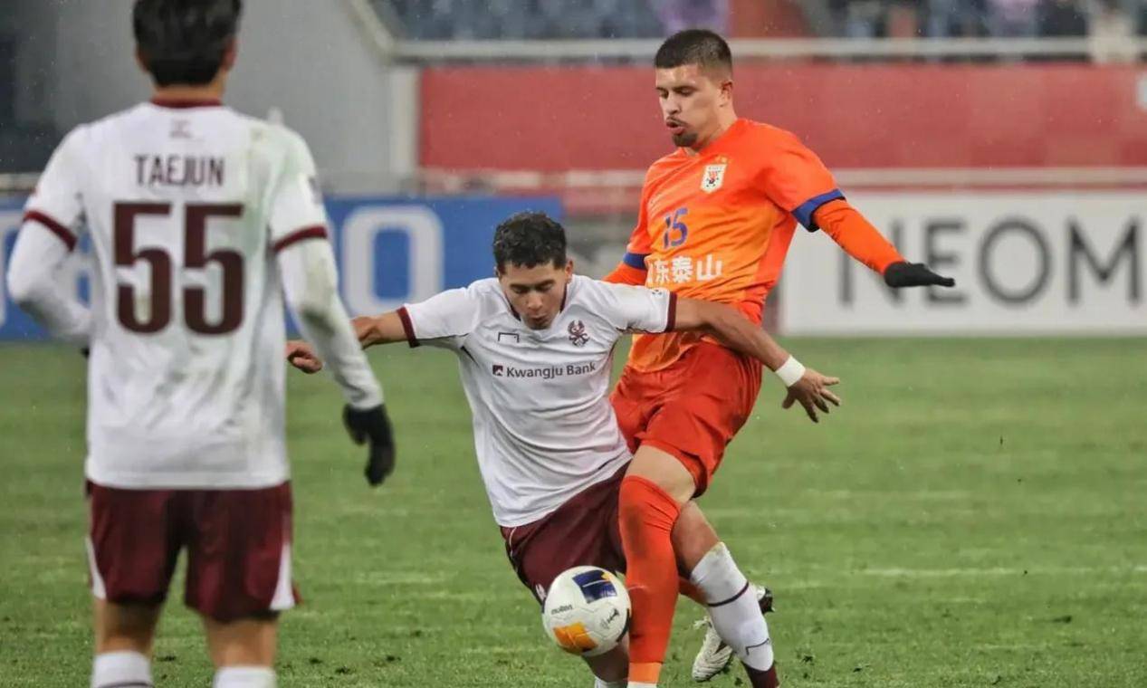 山东泰山发布备战花絮，赛前外线爆发，欧篮联任务艰巨，年轻球员得到机会(横滨水手vs山东泰山比分)