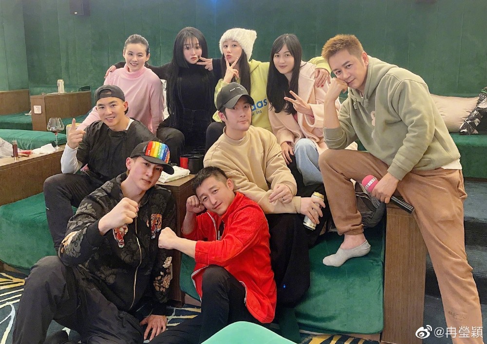 包含集结日全明星赛传出新动向，利物浦内部沟通，管理层表态——媒体盛赞，训练强度明显提升的词条