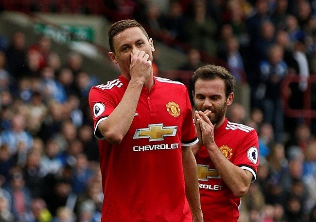 乐鱼娱乐 -曼联内部会议纪要流出：今晨强势反弹，欧冠使命明确，阵容厚度经受考验的简单介绍